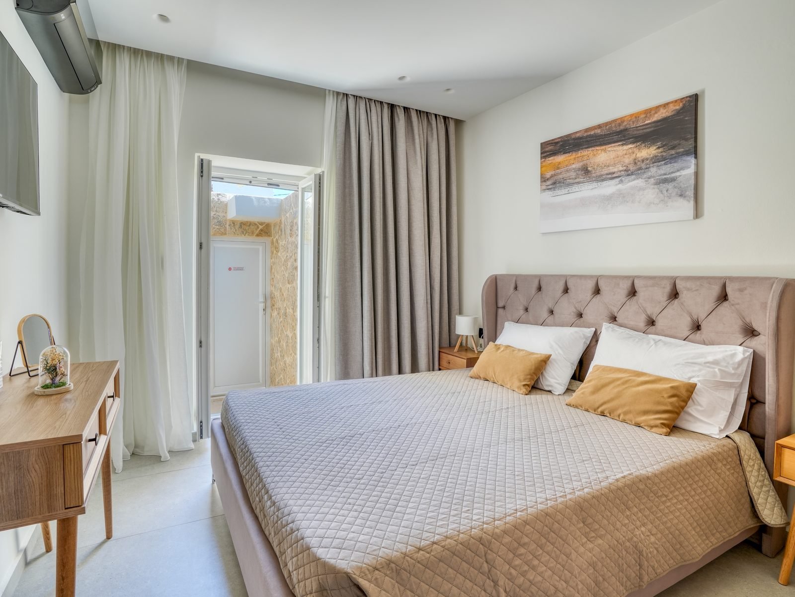 Heritage Loft 2 — bedroom
